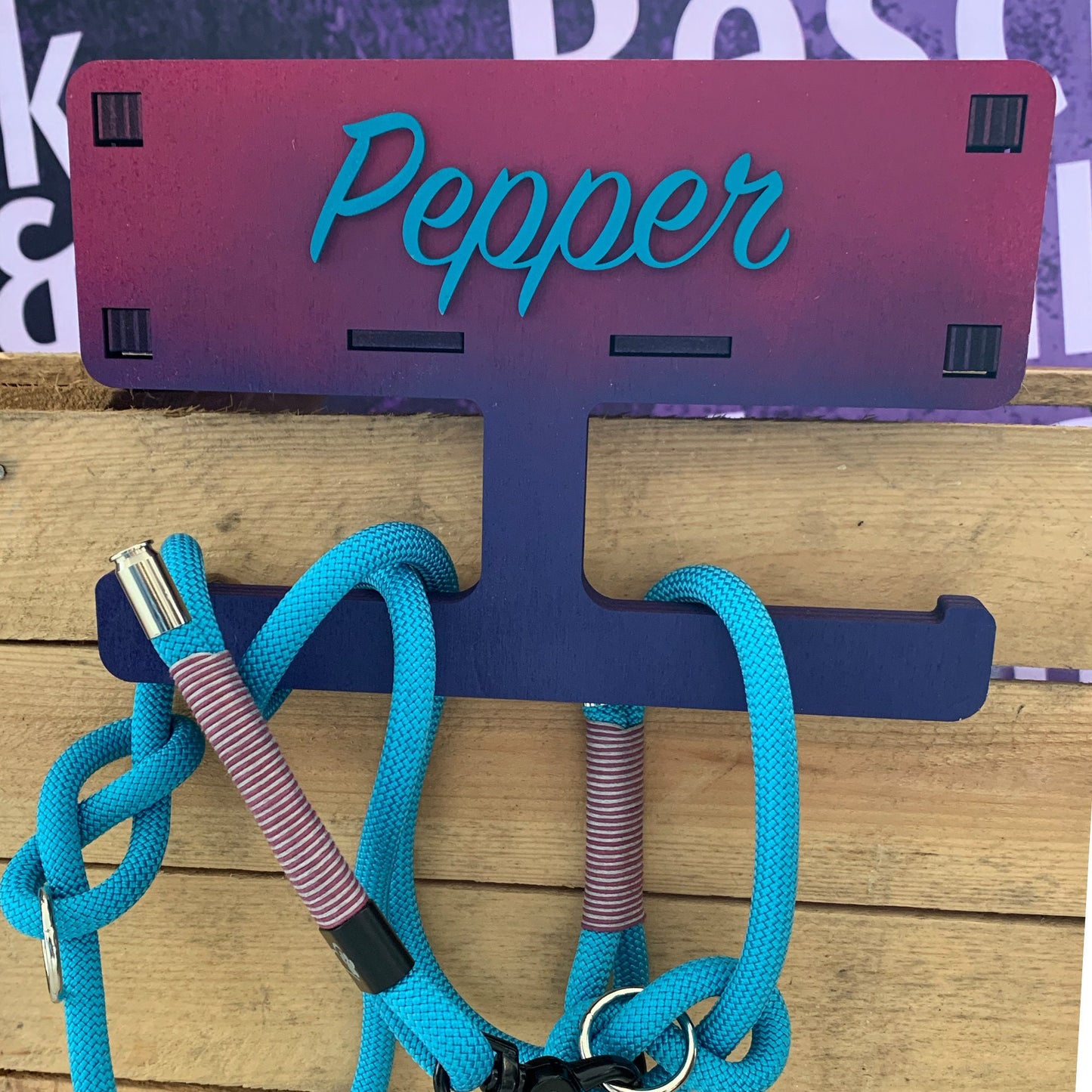 personalisierte Hundegarderobe, Leinengarderobe, Leinenparkplatz, Leinenhalter, Leinenplatz ,Leine aufhängen
