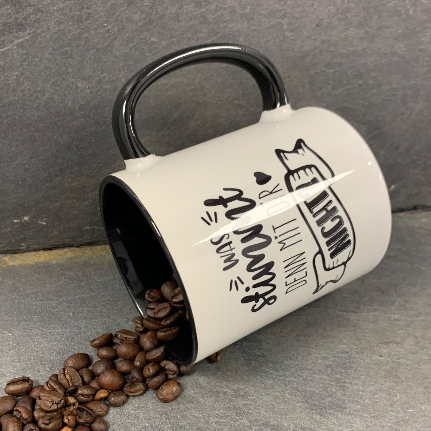 Tasse „Was stimmt denn mit Dir nicht“ Schwarz/Weiß
