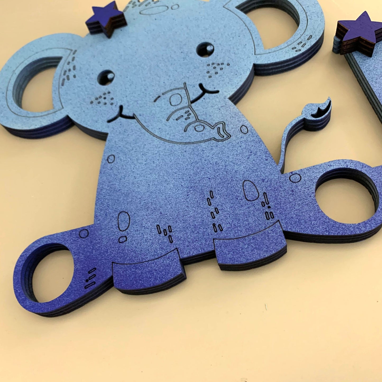 Personalisierter Holz Schriftzug Kinderzimmer