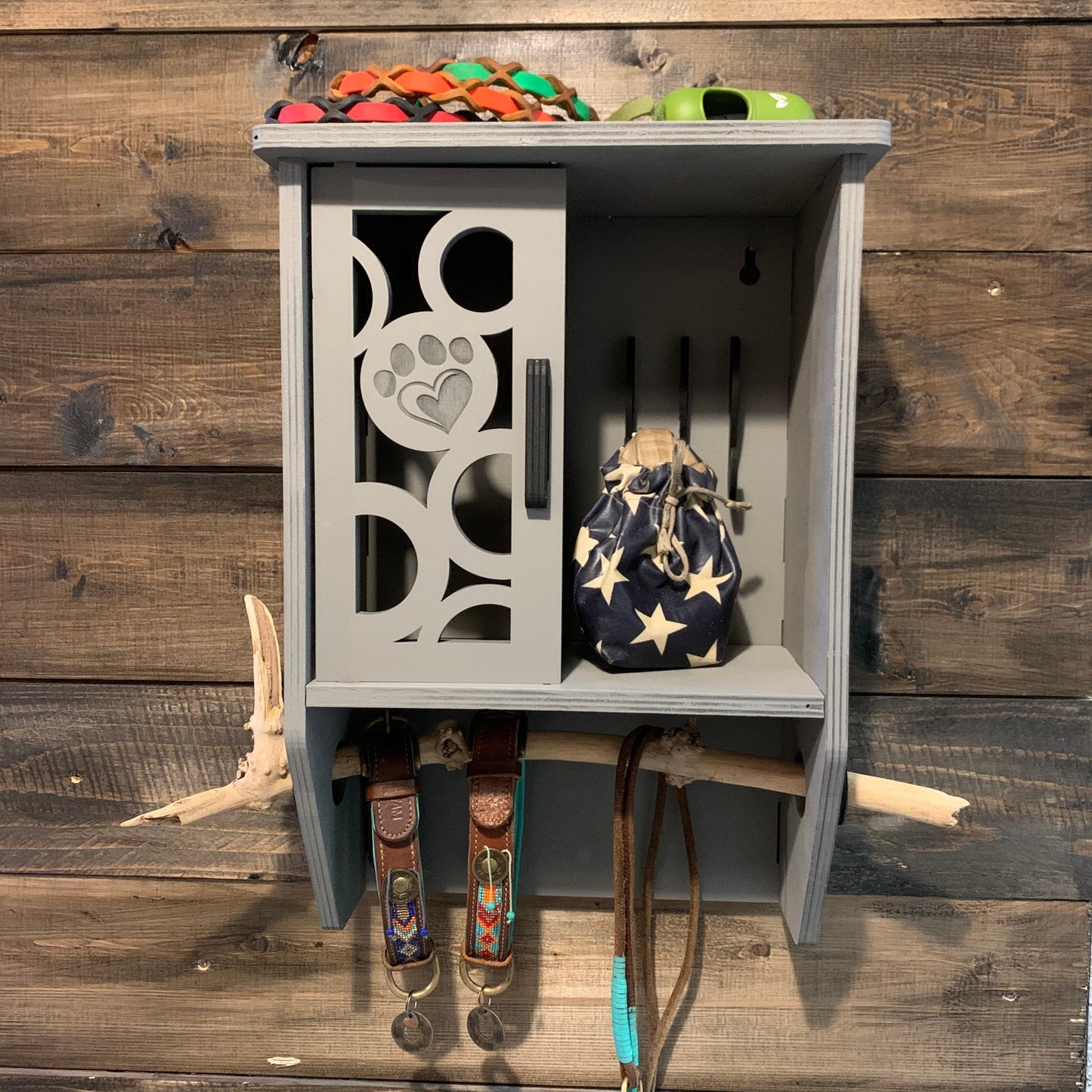 XXL Hundegarderobe mit Schrank & Treibholz
