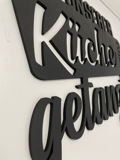 In unserer Küche wird getanzt | 3D Schriftzug | Wanddeko | Wandkunst | Wandschild | 3D Wandtattoo
