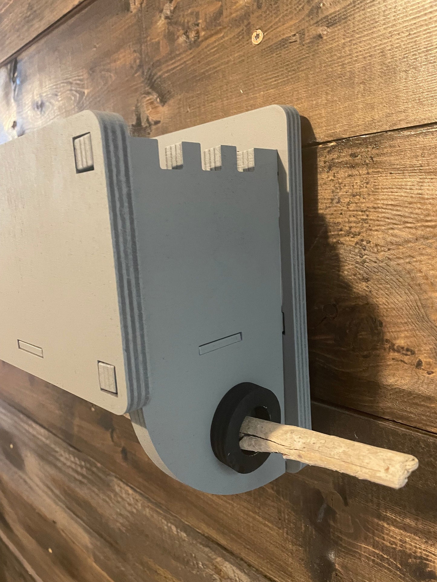 Hundegarderobe  mit Treibholzstock, Leinenplatz, personalisiert, Leinengarderobe, Leinenparkplatz, Leinenhalter, Hundeleine, Leine aufhängen