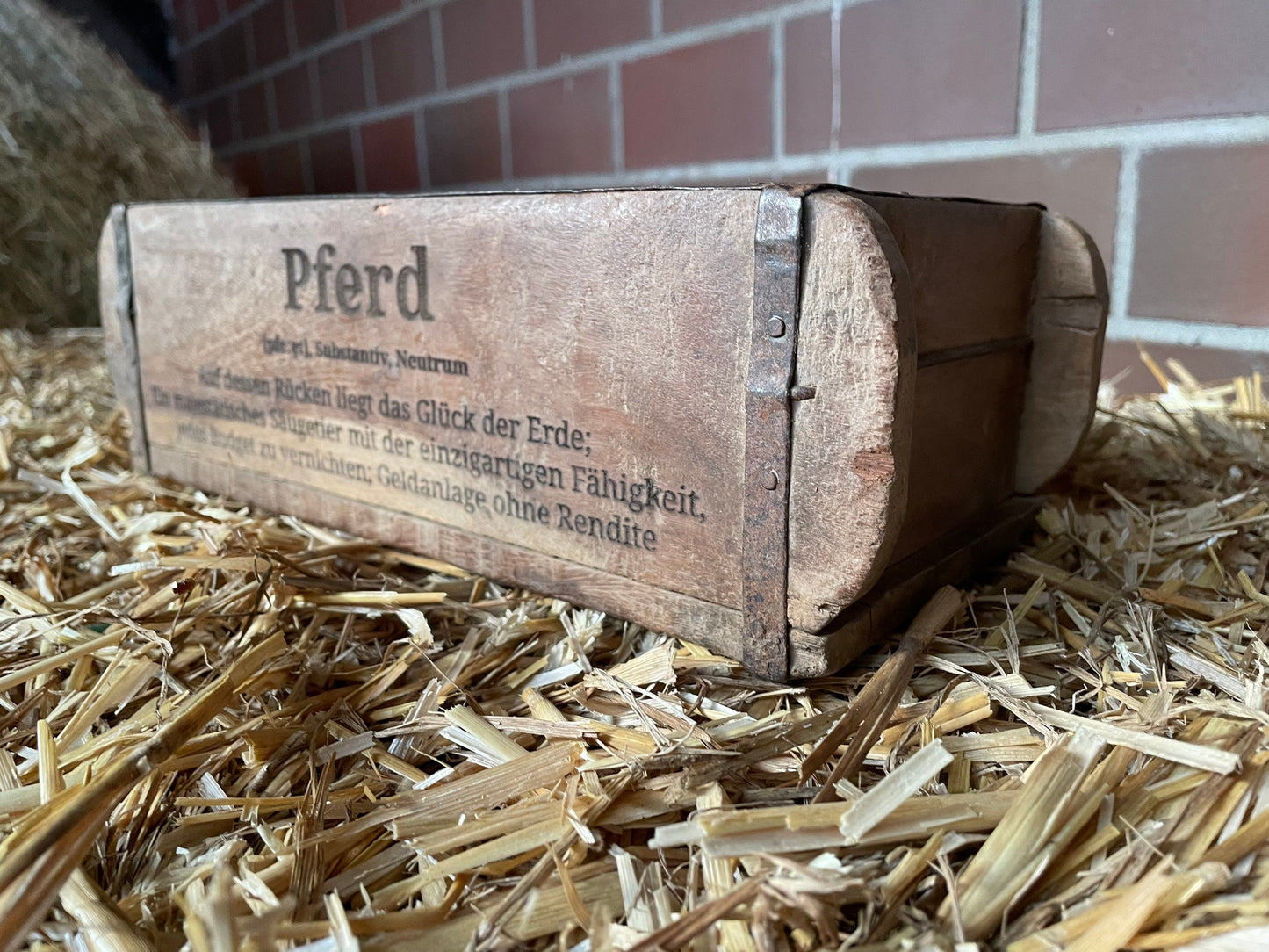 Antike Ziegelform Holz mit Gravur – Geschenk für Pferdeliebhaber