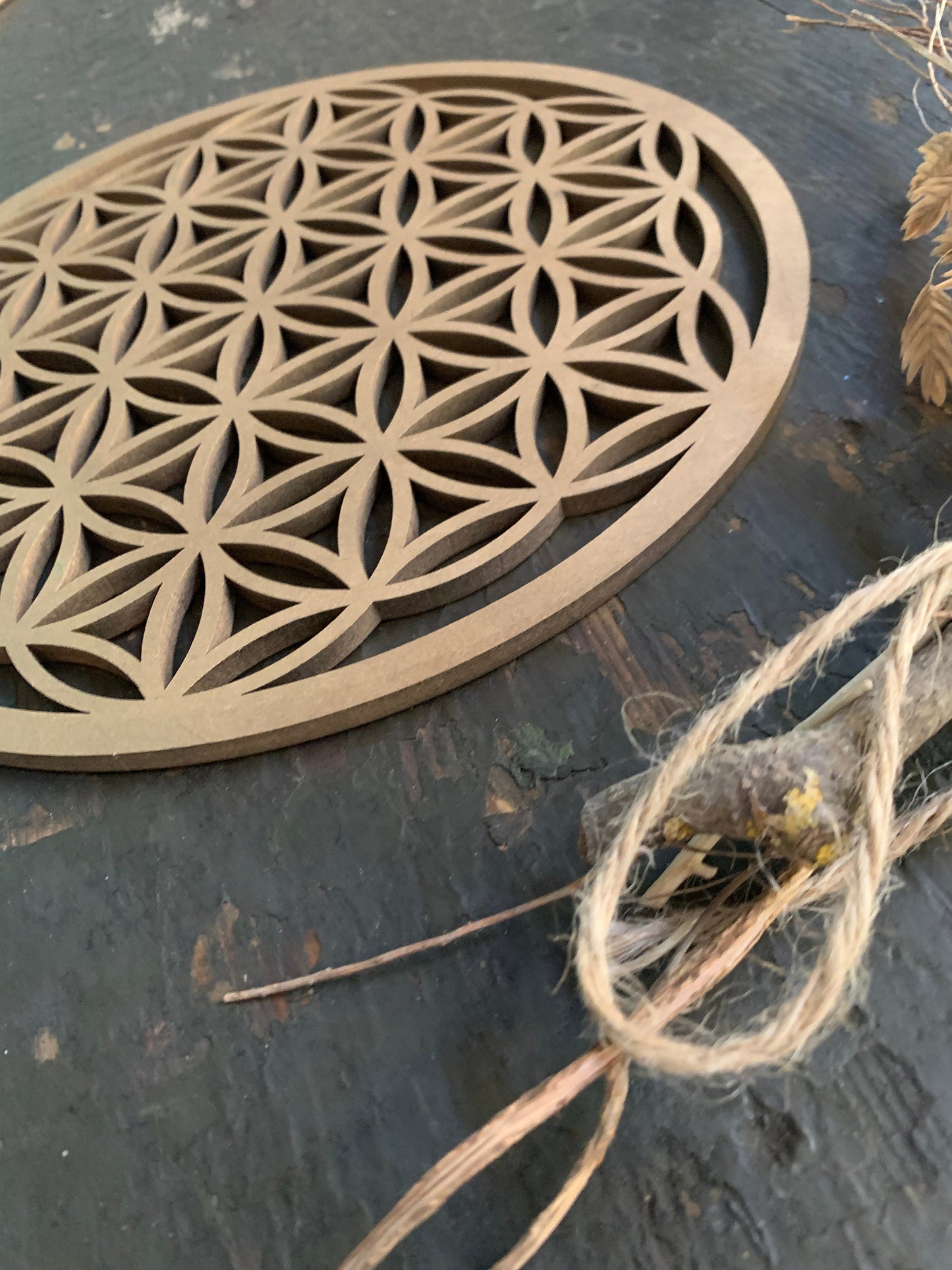 Blume des Lebens aus Holz – Heilige Geometrie