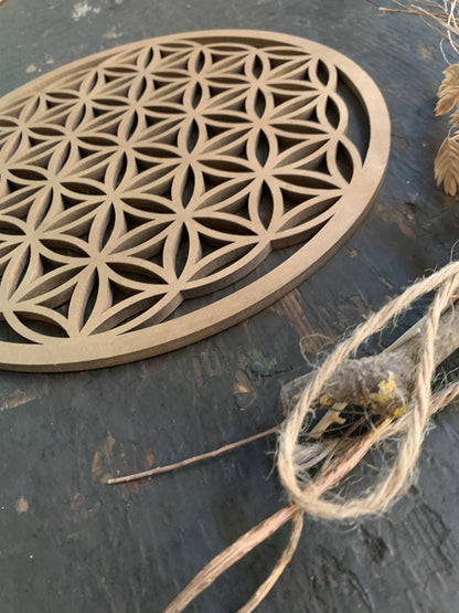 Blume des Lebens aus Holz – Heilige Geometrie