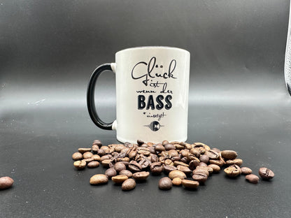 Tasse mit Spruch "Glück ist, wenn der Bass einsetzt'" Kaffeetasse | Kaffeebecher